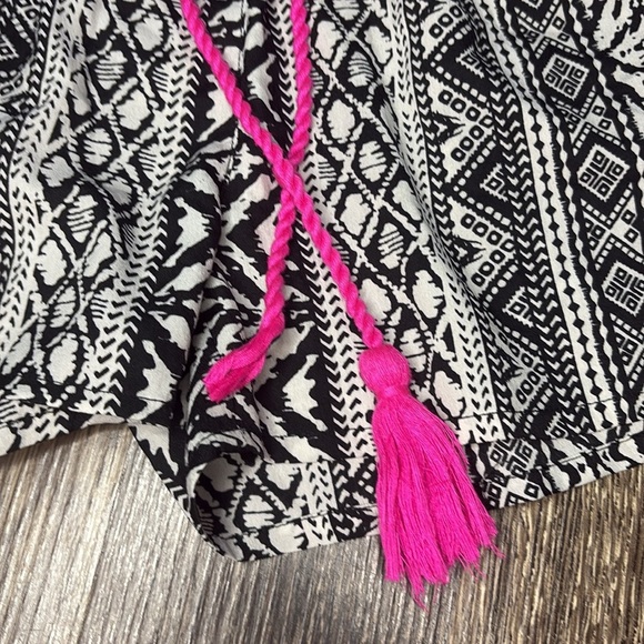 Girls shorts Japna Kids brand black and white aztec design size 8 - Picture 2 of 4